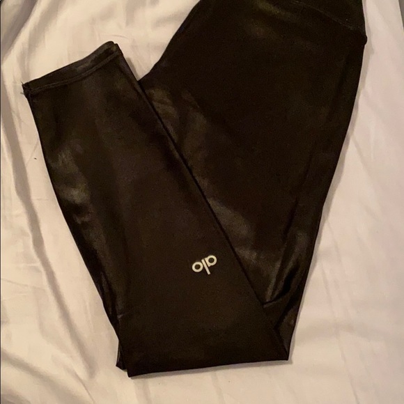 ALO Yoga Pants - Alo High-Waist Shine Legging